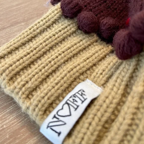 Cupcake winter hat - Picture 3 of 3